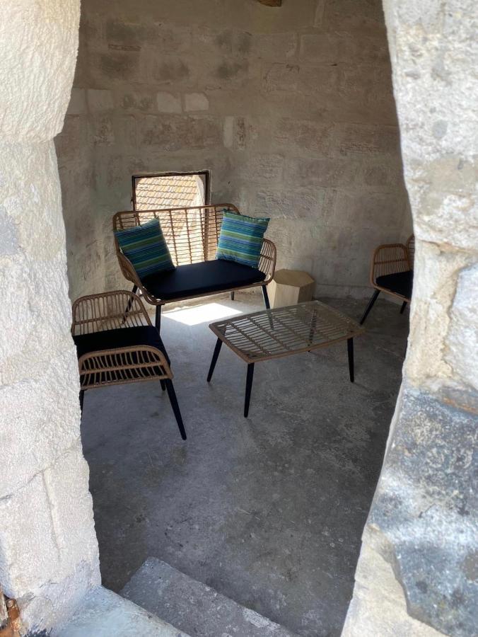 La Tour 2: Appart Neuf Au Coeur De La Petite Venise LʼIsle-sur-la-Sorgue Exterior foto