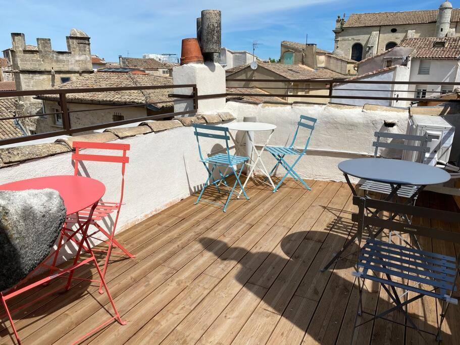 La Tour 2: Appart Neuf Au Coeur De La Petite Venise Apartment LʼIsle-sur-la-Sorgue Exterior foto